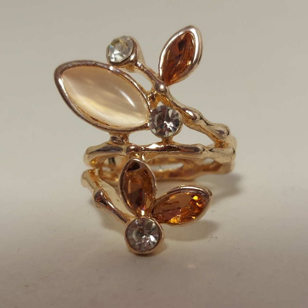 Gold-Tone Stone Statement Ring Size 7 Orange Peach Rhinestones & Enamel